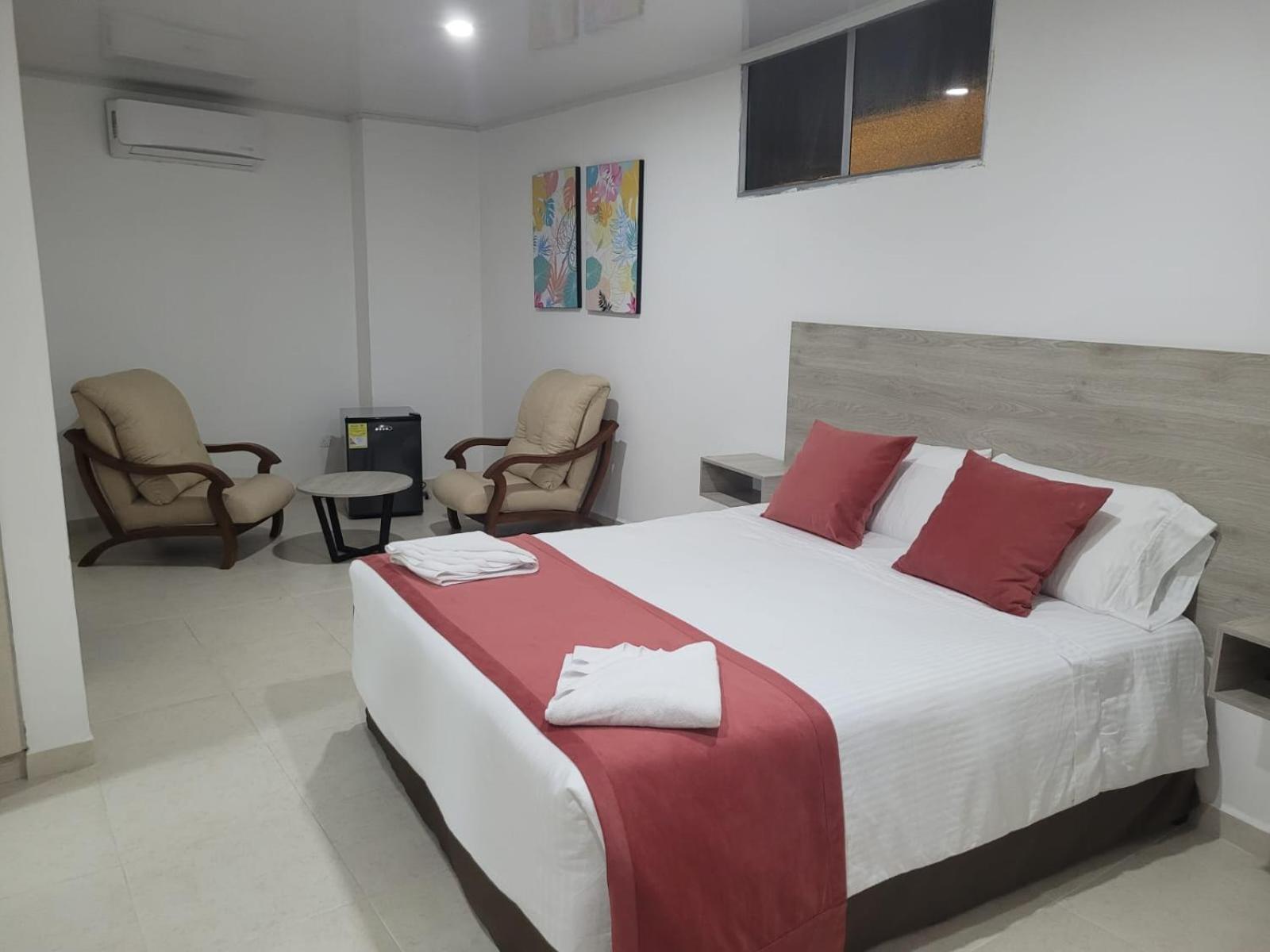 Hotel Inara Spa Хирардот Екстериор снимка