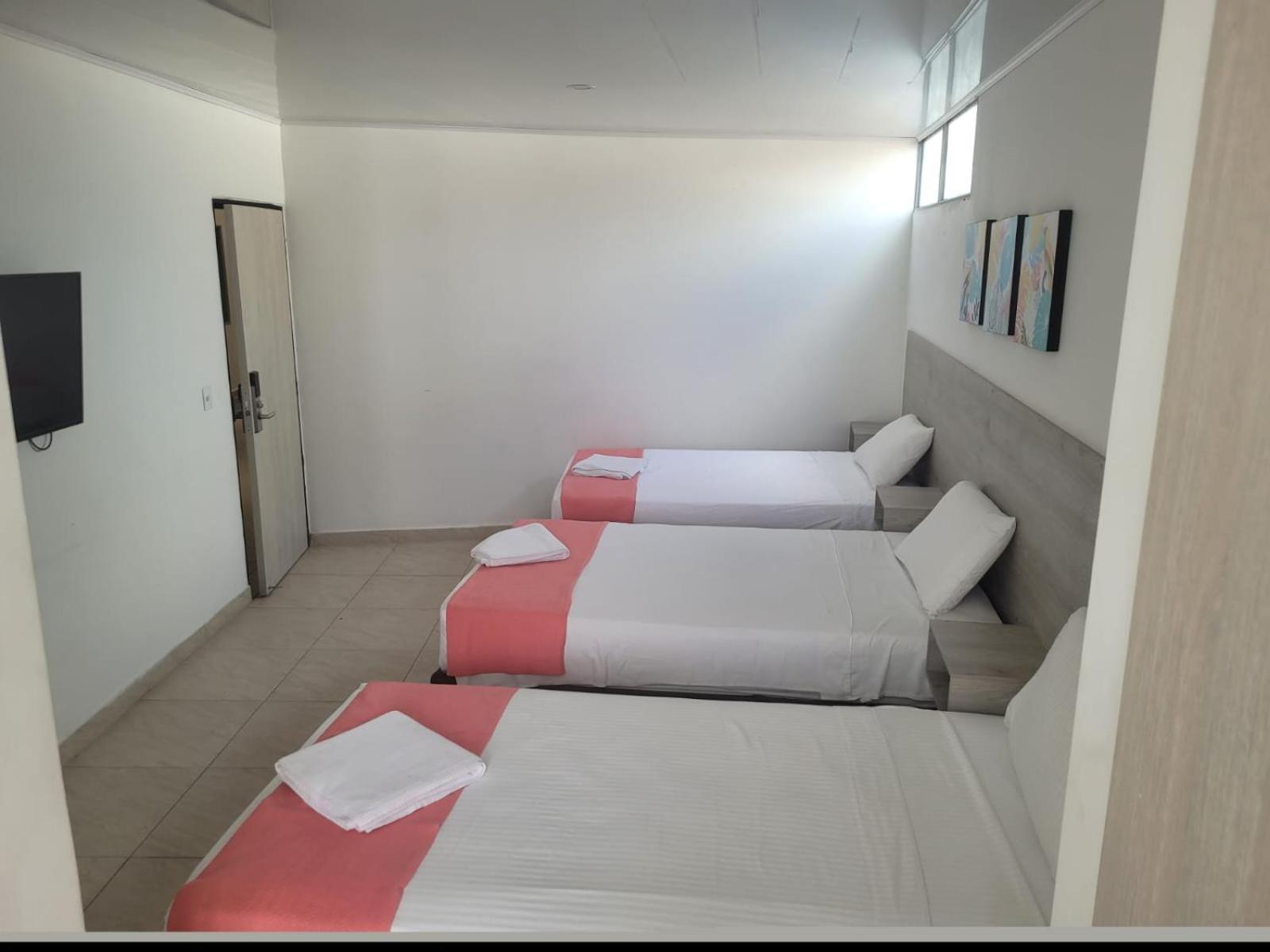 Hotel Inara Spa Хирардот Екстериор снимка